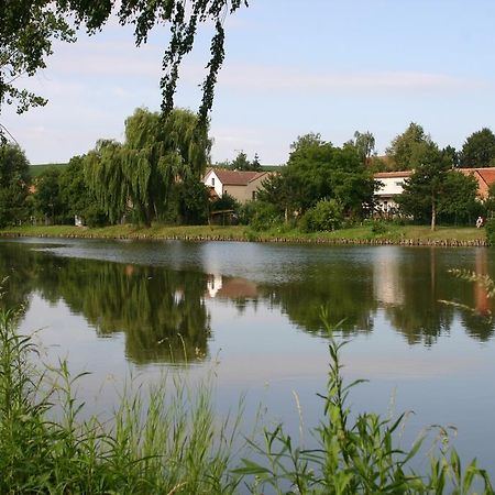 Penzion U Sklepu Hotel Hovorany Exterior photo