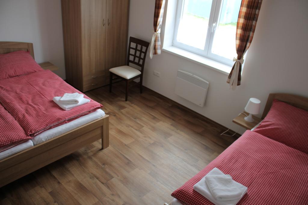 Penzion U Sklepu Hotel Hovorany Exterior photo