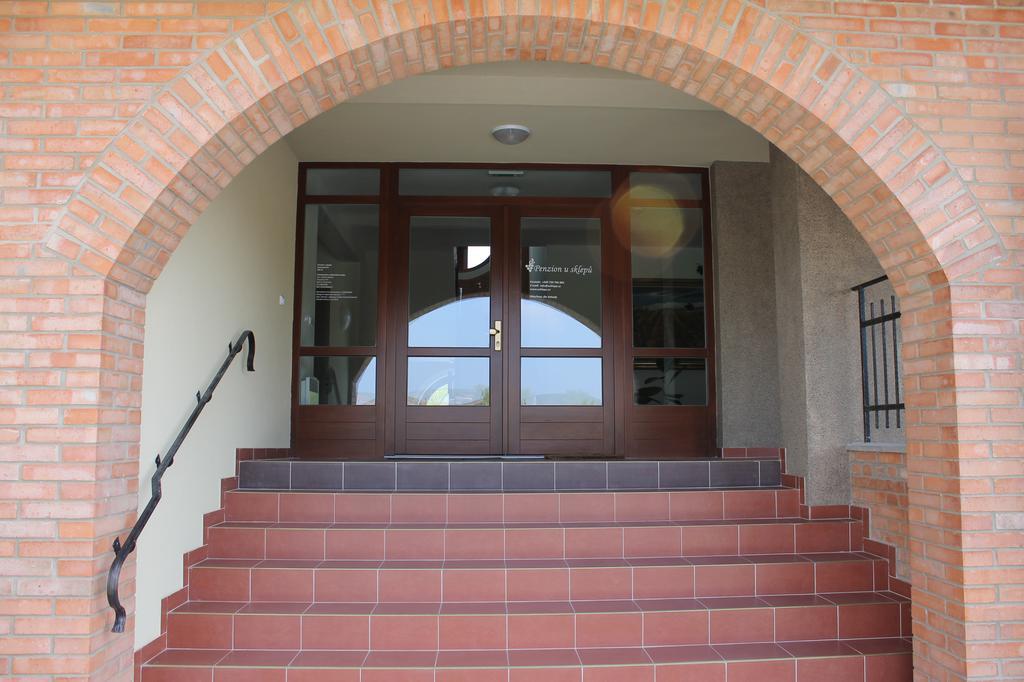 Penzion U Sklepu Hotel Hovorany Exterior photo